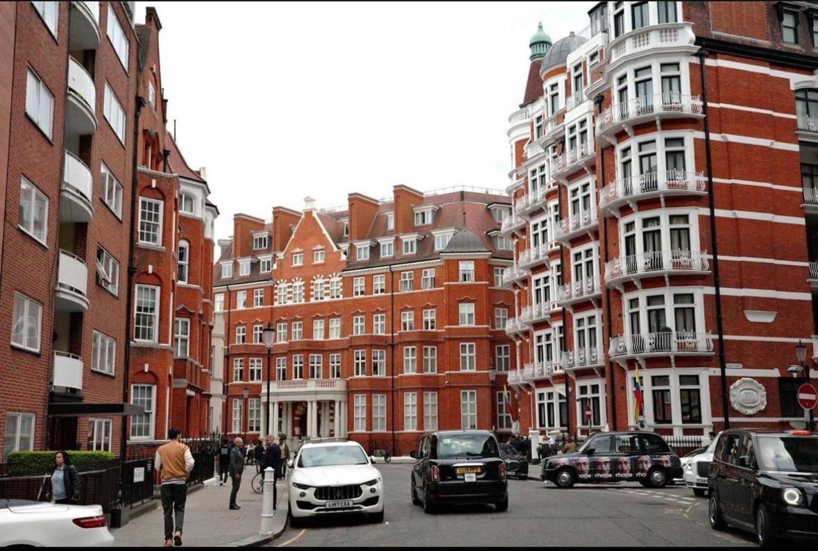 Luxury Knightsbridge Apartment Outside Harrods London Exterior photo